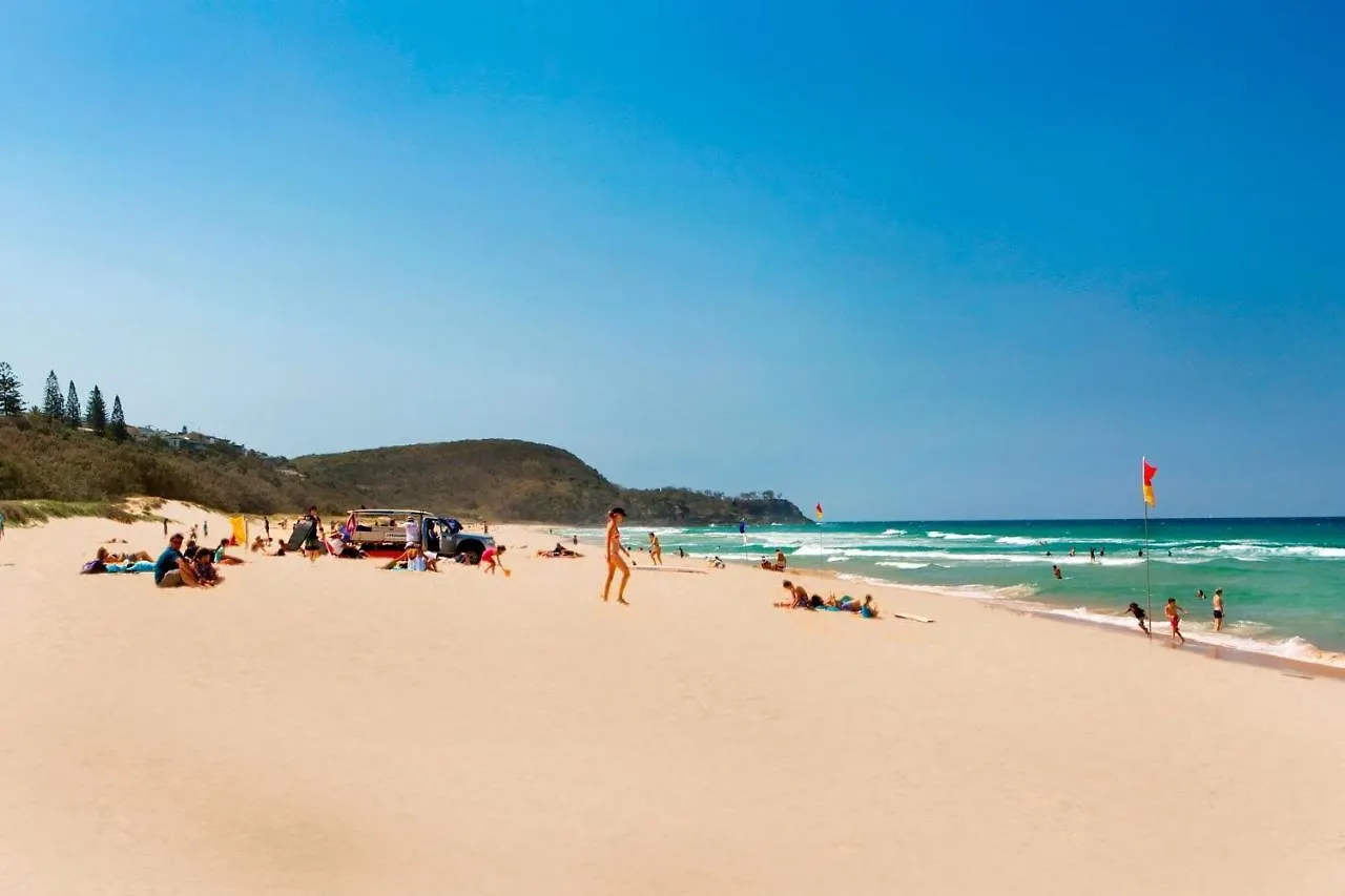 18 Adams St The Beach Shack Fabulous Location Close To The Beach Sunshine Beach Tatil Evi